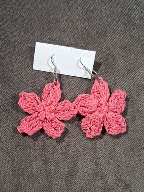 Hand Crafted Pink Starched Crochet Dangle Floral Earrings 40mm x 60mm NWOT